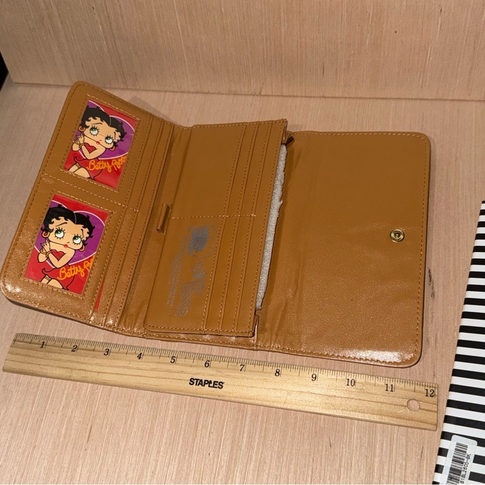 Betty Boop 2015 Rhinstone Studded Brown Wallet Tri-Fold Brand New Never Used!! - Picture 13 of 13